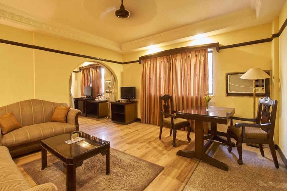 Lytton Hotel Kolkata Exterior photo