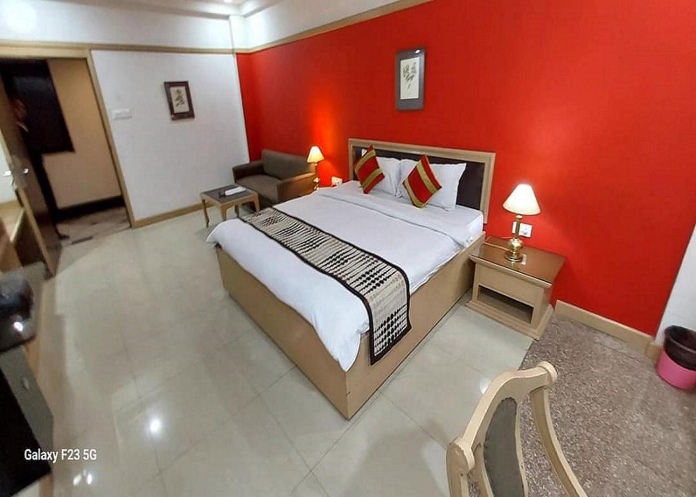 Lytton Hotel Kolkata Exterior photo
