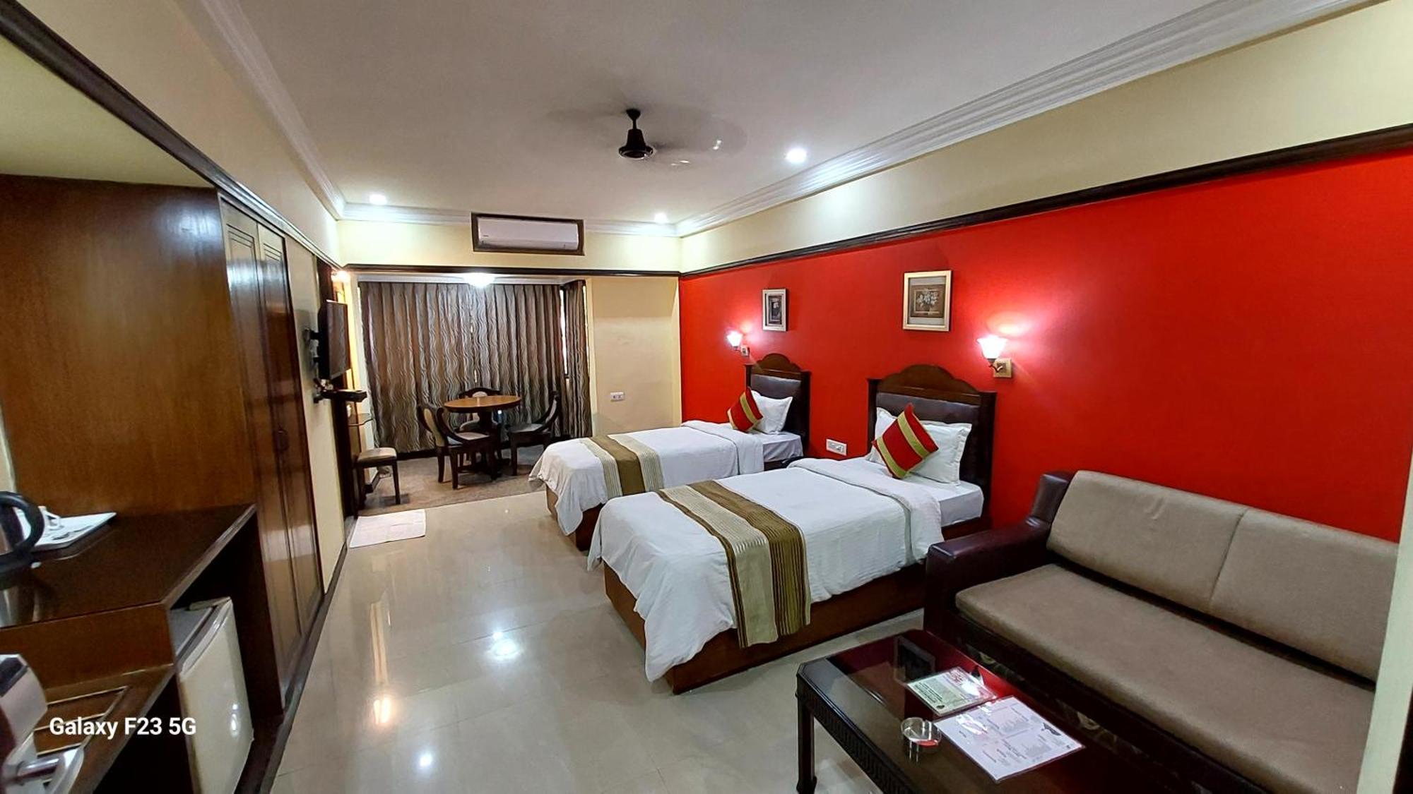 Lytton Hotel Kolkata Exterior photo